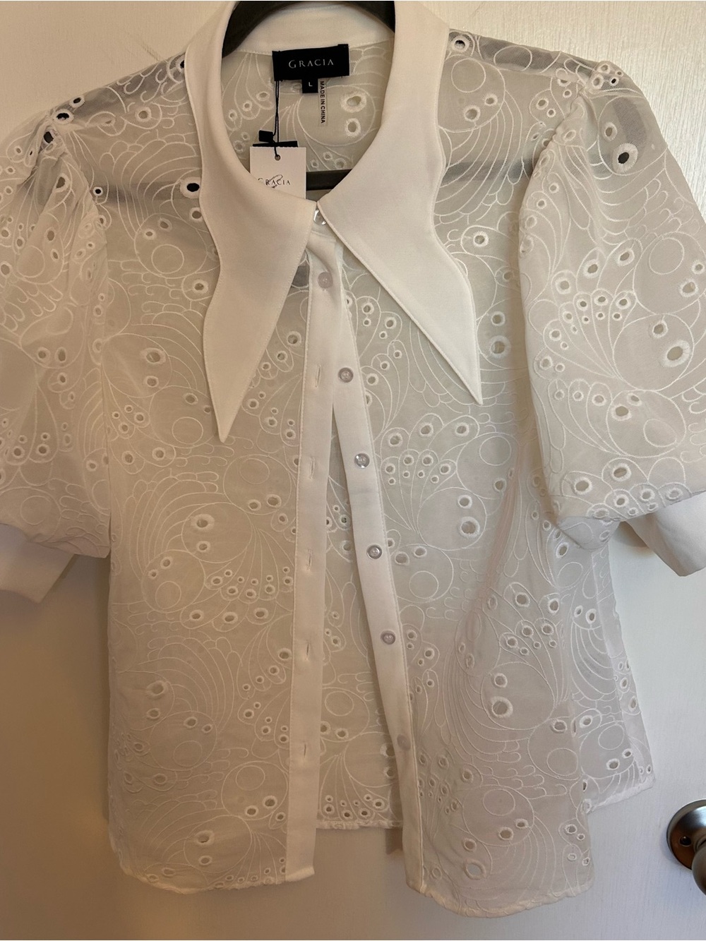 Gracia White Eyelet Collared Puff Sleeve Top - Picture 2 of 6